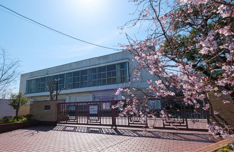 市立大高南小学校（約390m・徒歩5分）